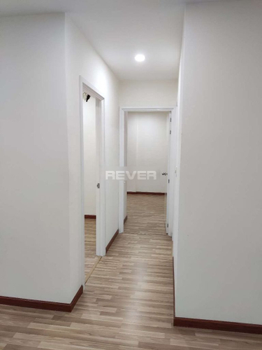 Căn hộ Diamond Riverside, Quận 8 Căn hộ Diamond Riverside tầng thấp tiện di chuyển, không nội thất.