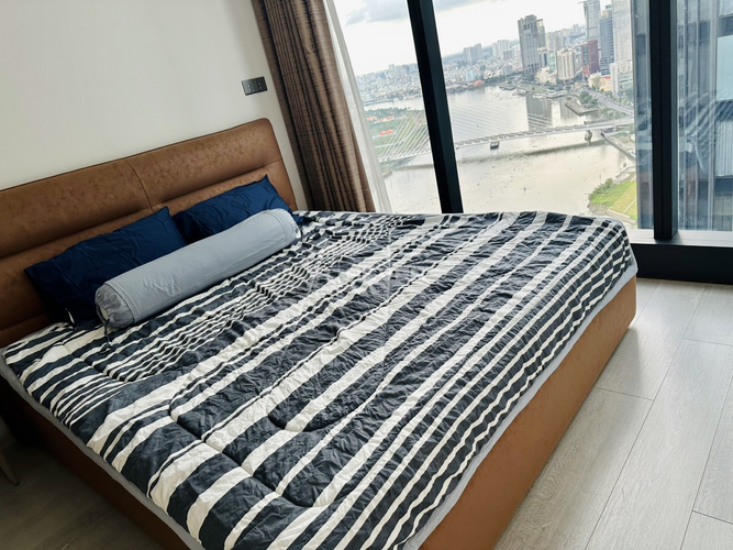  Căn hộ Vinhomes Golden River đầy đủ nội thất diện tích 68m².