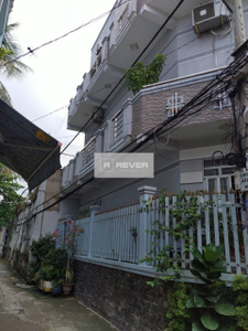Nhà phố Quận 8 Nhà có 2 mặt tiền hẻm đường Bến Phú Định, diện tích đất 48.4m2 rộng thoáng.