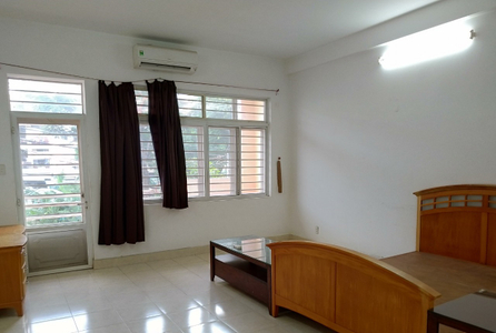 Nhà phố Quận Bình Tân Nhà phố thiết kế 3 tầng và sân thượng, diện tích 80m2.