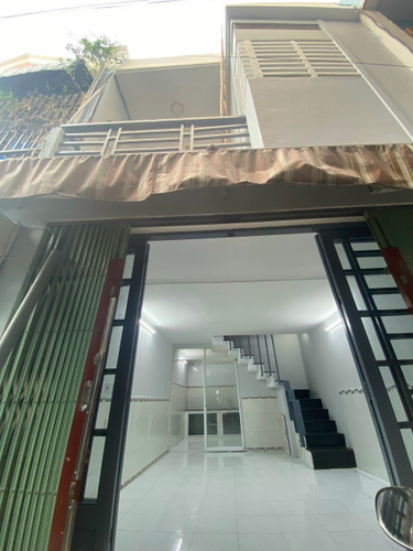 Nhà phố Huyện Nhà Bè Nhà phố thiết kế 1 trệt, 1 lầu cửa hướng Đông Bắc, tiện ích đầy đủ.