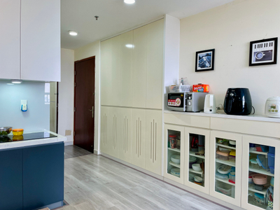  Căn hộ Investco Babylon hướng ban công đông bắc đầy đủ nội thất diện tích 55m²