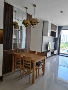 Căn hộ Vinhomes Grand Park tầng 9 có 3 phòng ngủ, đầy đủ nội thất.