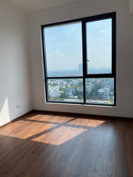 Căn hộ One Verandah tầng 17 nội thất cơ bản, ban công Đông Nam