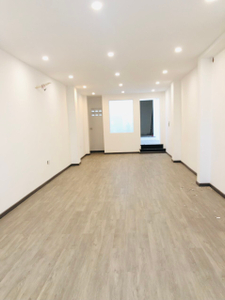 Nhà phố Quận Tân Bình Nhà có 2 mặt tiền, mặt tiền đường Bạch Đằng và mặt tiền sau là hẻm rất sầm uất.