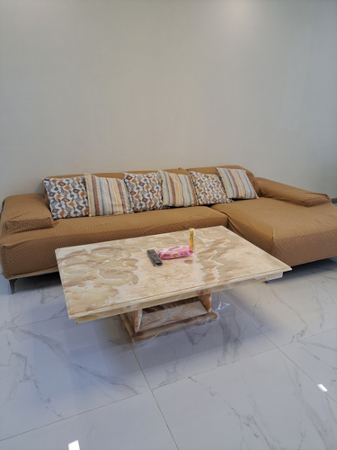 Căn hộ Vinhomes Central Park có 2 phòng ngủ, đầy đủ nội thất.