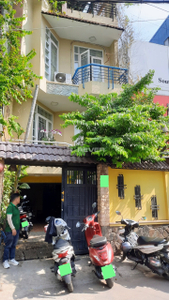 Nhà phố Đường Nguyễn Cửu Vân 3 tầng diện tích 94.4m² hướng tây nam pháp lý sổ hồng.