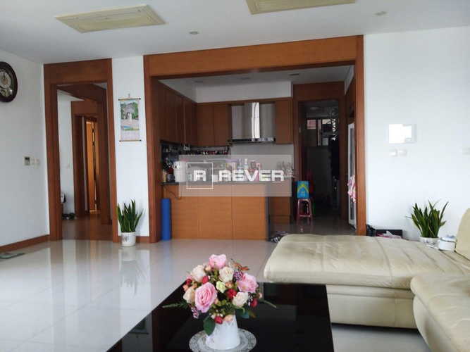  Căn hộ Xi Riverview Palace diện tích 202m2, nội thất cơ bản.