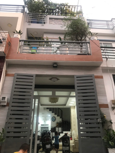 Nhà phố Quận Bình Tân Nhà phố thiết kế 1 trệt, 1 lầu và sân thượng, cửa hướng Bắc mát mẻ.