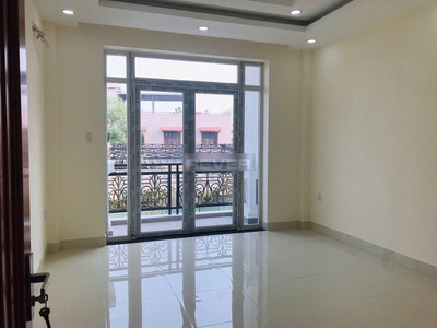 Nhà phố Quận Thủ Đức Nhà phố thiết kế 1 trệt, 3 lầu có sân thượng view Landmark 81 tuyệt đẹp.