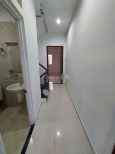 Nhà phố Quận Tân Bình Nhà có cửa hướng Đông bắc mát mẻ, diện tích 3m x 11.2m có sổ hồng.