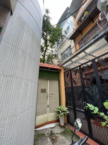  Nhà phố Đường Trần Đình Xu 3 tầng diện tích 91m² hướng tây nam pháp lý sổ hồng.