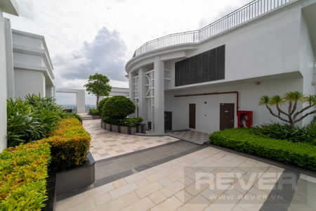  Penthouse Saigon Royal diện tích 176m2 rộng thoáng, nội thất cơ bản.