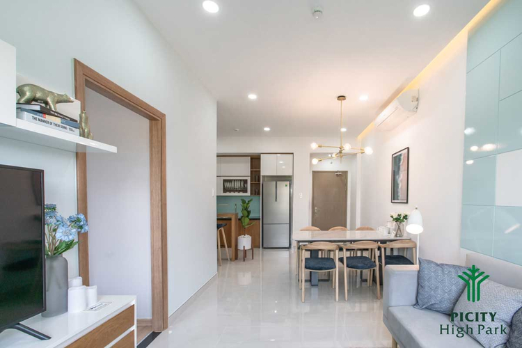  Căn hộ Picity High Park hướng ban công tây không có nội thất diện tích 57.64m².