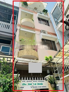 Nhà phố Quận Phú Nhuận Nhà có sổ hồng riêng, thiết kế 1 trệt và 3 lầu đúc chắc chắn.