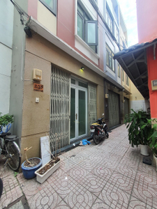 1695359016028.jpg Nhà phố đường Lê Văn Sỹ 4 tầng, diện tích 36.5m², hướng Bắc, pháp lý Sổ hồng