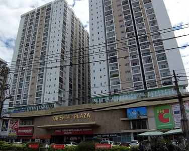 Căn hộ Oriental Plaza, Quận Tân Phú Căn hộ Oriental Plaza tầng 10 có 3 phòng ngủ, đầy đủ nội thất.