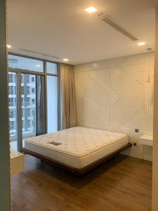 Căn hộ Vinhomes Central Park, Quận Bình Thạnh Căn hộ Vinhomes Central Park tầng 29 có 4 phòng ngủ, nội thất cơ bản.