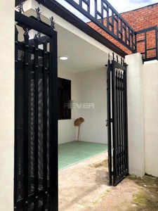 Nhà phố Quận 9 Nhà phố có cửa hướng Tây Bắc, hẻm xe hơi thông tứ tung.