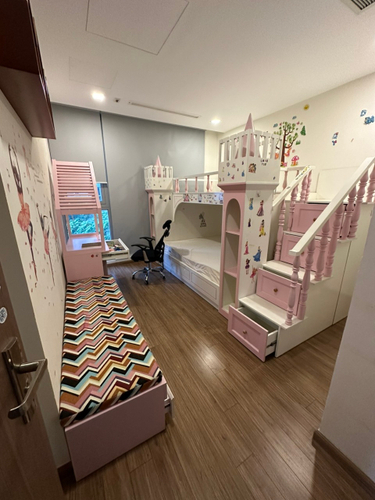  Căn hộ Vinhomes Central Park hướng ban công đông đầy đủ nội thất diện tích 134.3m².