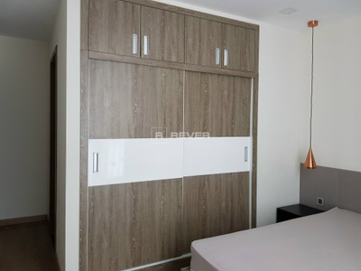  Căn hộ Vinhomes Central Park hướng ban công đông bắc đầy đủ nội thất diện tích 80.3m².