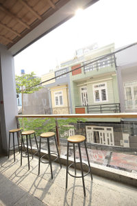  Nhà phố cửa hướng Đông Nam, diện tích 52.4m2 đầy đủ nội thất.