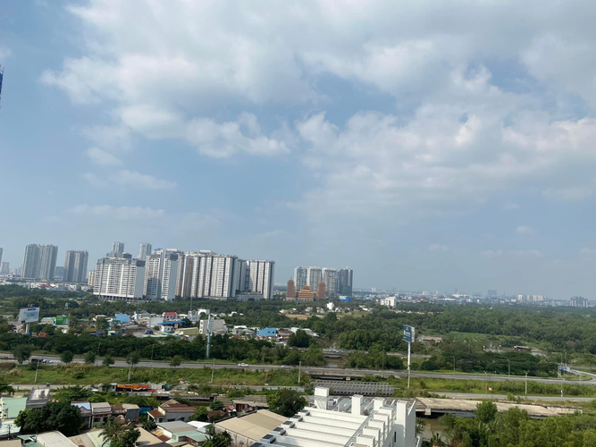 Căn hộ D'Lusso, Quận 2 Căn hộ D'Lusso tầng cao view đón gió mát, bàn giao nội thất cơ bản.