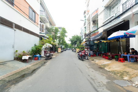 Nhà phố Quận Bình Thạnh Nhà phố thiết kế 1 trệt, 2 lầu đúc chắc chắn, bàn giao nhà không nội thất.