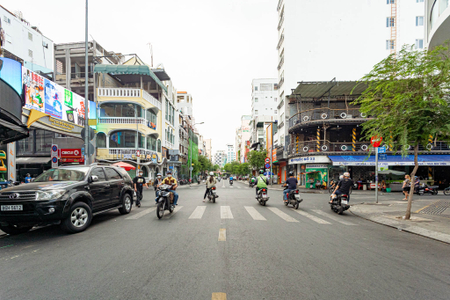 Mặt bằng kinh doanh Quận 1 Mặt bằng kinh doanh tầng trệt diện tích 100m2, khu kinh doanh sầm uất.