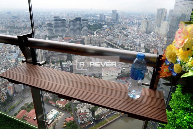  Officetel Vinhomes Golden River tầng cao mát mẻ, đầy đủ nội thất.