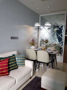 Officetel Vinhomes Golden River, Quận 1 Office-Tel Vinhomes Golden River tầng 38, bàn giao đầy đủ nội thất.