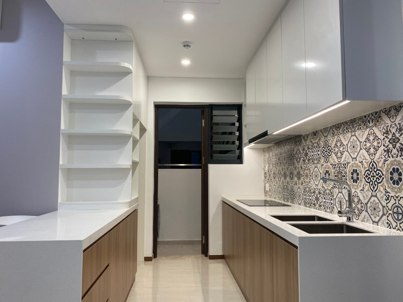 Căn hộ One Verandah ban công hướng Đông, đầy đủ nội thất.