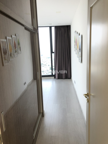  Căn hộ Vinhomes Golden River đầy đủ nội thất diện tích 104m².