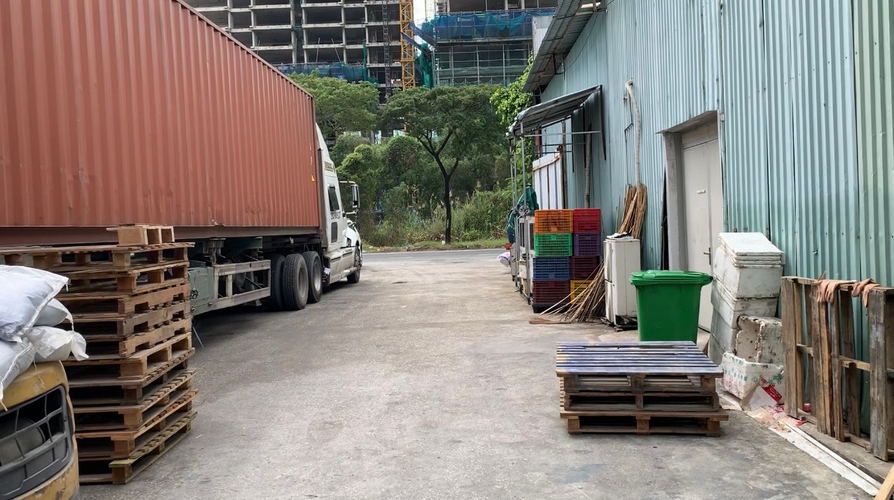 Nhà xưởng kho bãi Huyện Nhà Bè Nhà xưởng kho bãi diện tích 300m2, đường xe Container ra vào thoải mái.