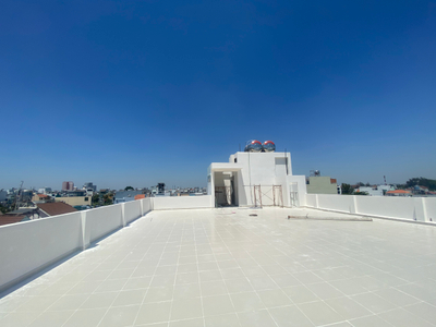 Mặt bằng kinh doanh Quận Gò Vấp Rooftop Sân thượng view máy bay, diện tích 200m2 không gian thoáng đãng.