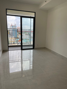 Căn hộ Saigon Asiana có 2 phòng ngủ, nội thất cơ bản.