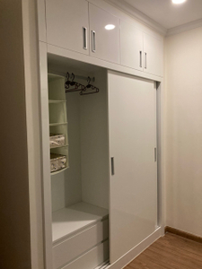 Căn hộ Vinhomes Central Park, Quận Bình Thạnh Căn hộ cao cấp Vinhomes Central Park tầng 2, bàn giao đầy đủ nội thất.