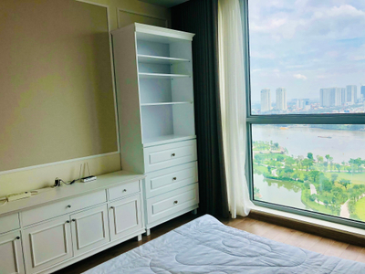  Bán Căn Hộ 3PN lớn 3WC, có bồn tắm nằm tại Vinhomes Central Park đầy đủ nội thất diện tích 140m²