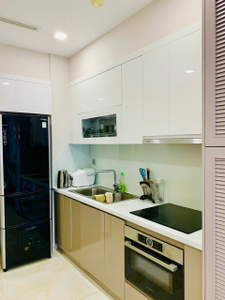 fef83590acb118235c50bf6c2573178b.jpg Căn hộ 1 phòng ngủ Vinhomes Golden River hướng cửa Tây Nam.