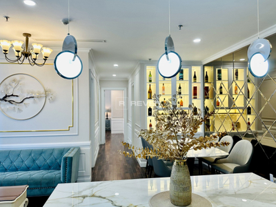  Căn hộ Vinhomes Central Park hướng ban công nam đầy đủ nội thất Châu Âu