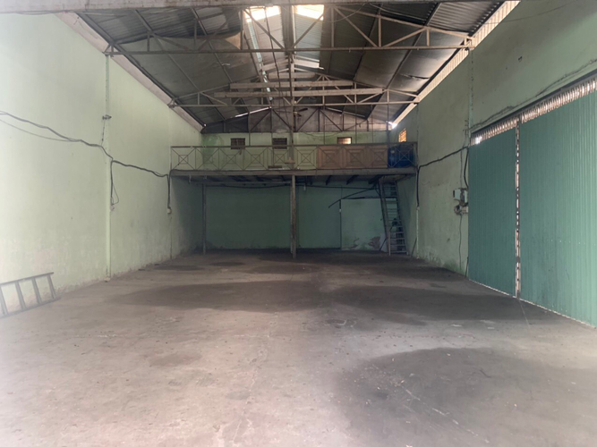 Nhà xưởng kho bãi Quận Bình Tân Mặt bằng kinh doanh diện tích 152.2m2, góc 3 mặt tiền hẻm rộng thoáng.