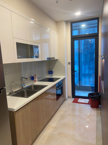  Căn hộ Vinhomes Golden River đầy đủ nội thất diện tích 100m².