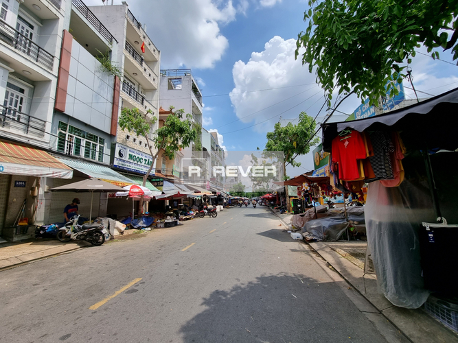  Nhà phố Đường Nguyễn Duy Cung 1 trệt, 1 lửng hướng Đông Nam mát mẻ.