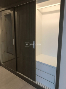  Căn hộ Vinhomes Golden River nội thất cơ bản diện tích 70m²