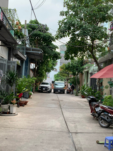 Nhà phố Quận Bình Tân Nhà thiết kế 1 trệt, 2 lầu kiên cố, gần nhà Thờ Bình Thuận.