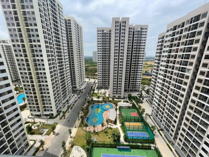Căn hộ Vinhomes Grand Park, Quận 9 Căn hộ Vinhomes Grand Park tầng 16 thiết kế hiện đại, đã làm sẵn bếp và rèm.