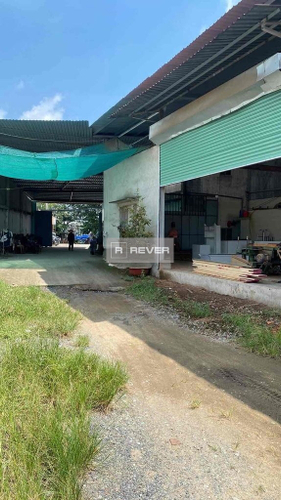  Nhà xưởng kho bãi diện tích đất 144m2, cửa hướng Tây.