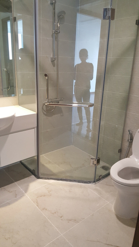  Căn hộ Vinhomes Central Park hướng ban công nam nội thất cơ bản diện tích 79m²