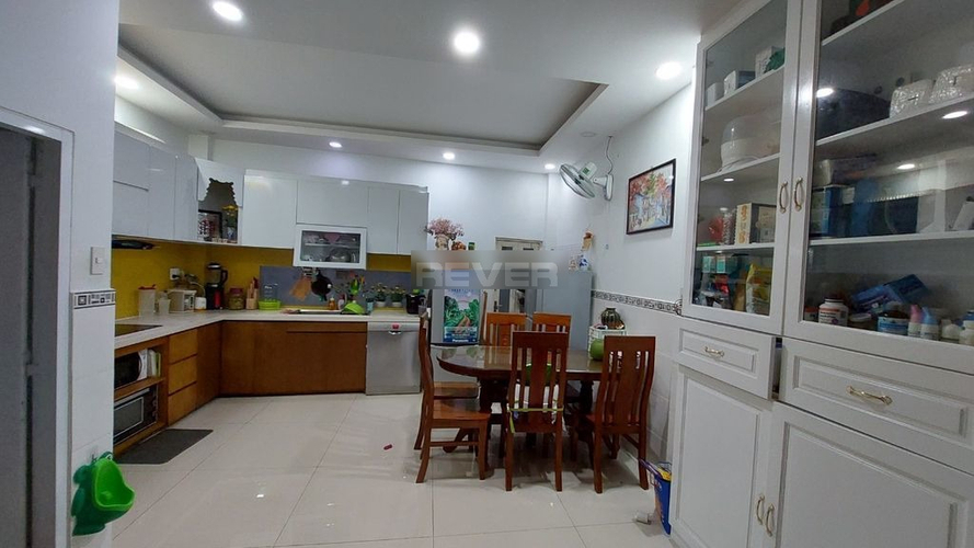 Nhà phố Quận Thủ Đức Nhà phố có cửa hướng Đông mát mẻ, diện tích 54m2.