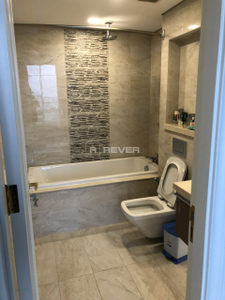  Căn hộ Vinhomes Golden River đầy đủ nội thất diện tích 104m².